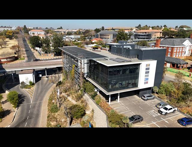 4,456M² OFFICE TO LET IN BRYANSTON
